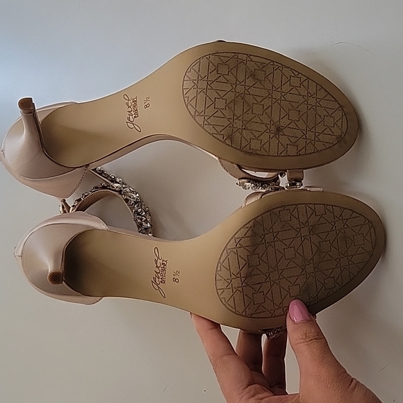 Wedding heels, size 8.5 - Picture 2 of 3